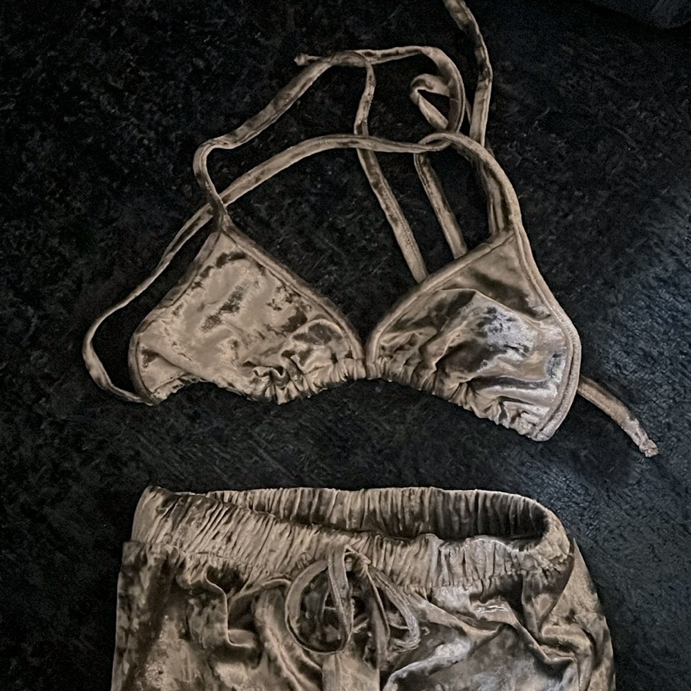 Foxblood Chrome Lounge Set - Picture 4 of 4